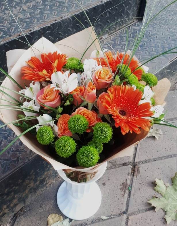 Букет цветов из: Герберы, Хризантемы, Альстромерии и Розы в Исилькуле