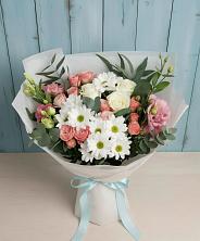 Букет цветов из:  Розы, Лизиантусы и Хризантемы в Исилькуле
