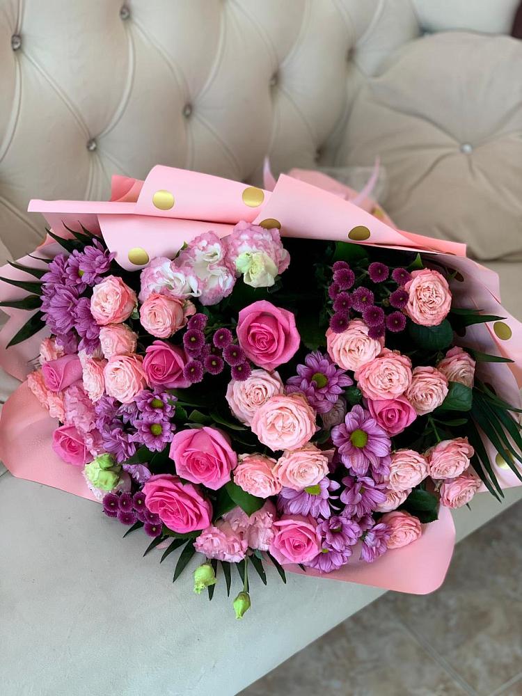 Букет цветов из: Хризантемы, Розы и Лизиантусы в Исилькуле