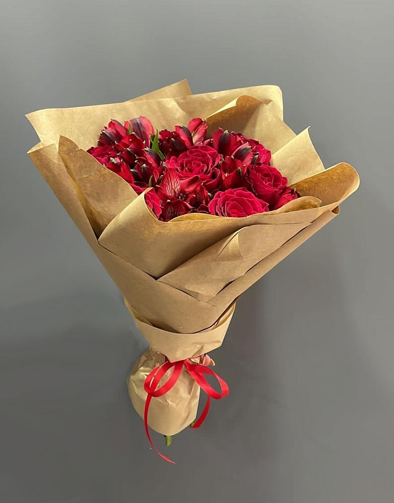 Букет цветов из: Альстромерии и Розы в Исилькуле