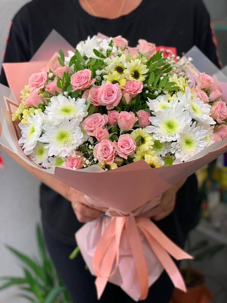 Букет цветов из: Розы и Хризантемы в Исилькуле