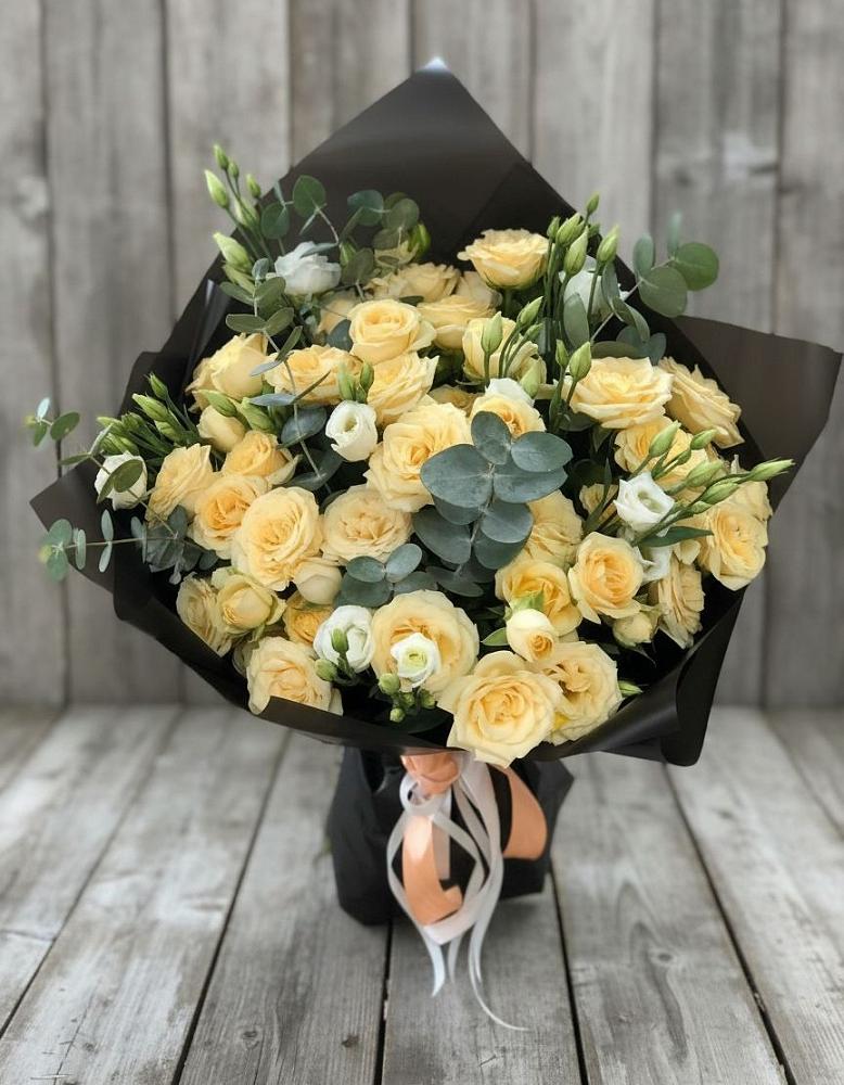 Букет цветов из: Розы и Лизиантусы в Исилькуле