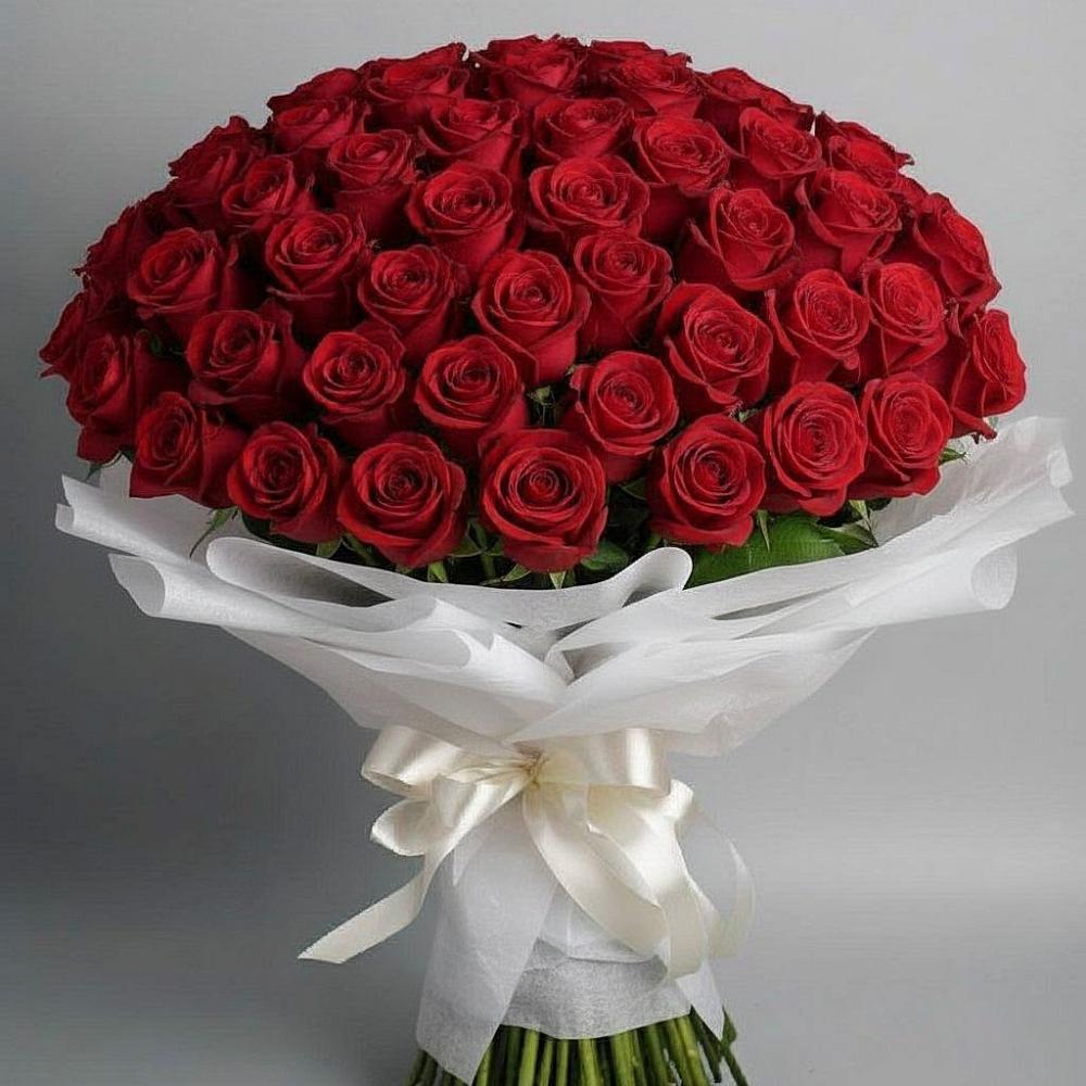 Букет 101 Красная роза Блэк Мэджик в Исилькуле