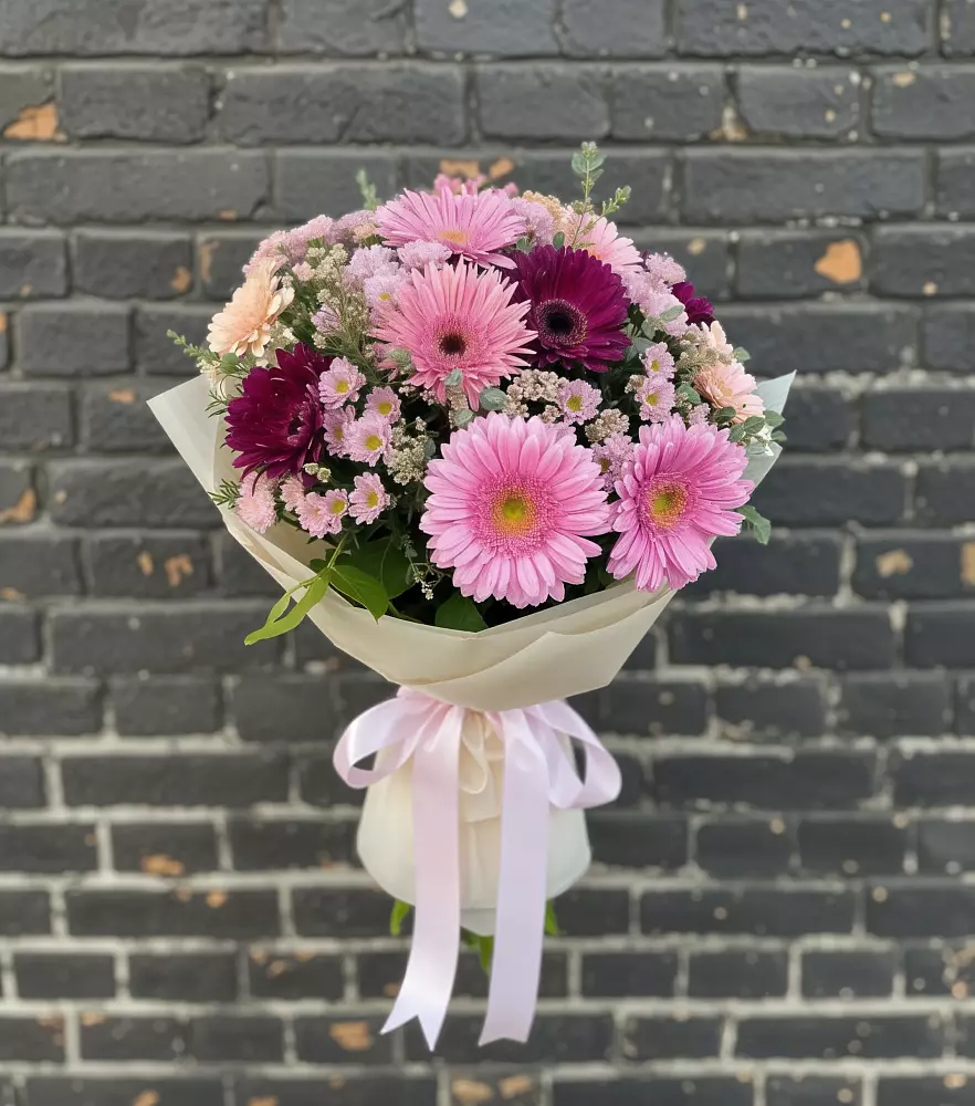 Букет цветов из: Герберы и Хризантемы в Исилькуле