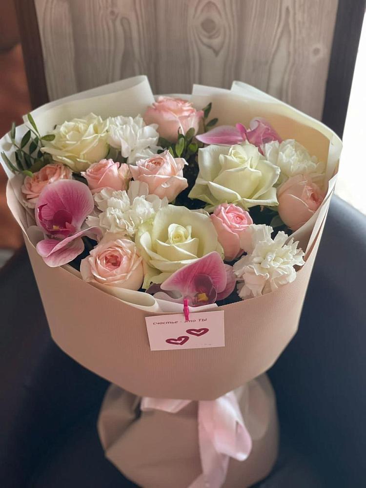 Букет цветов из: Орхидеи, Розы и Гвоздики в Исилькуле