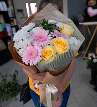 Букет цветов из:  Герберы, Розы и Хризантемы в Исилькуле