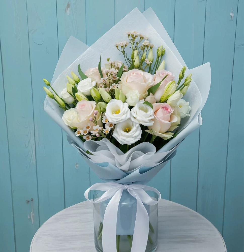 Букет цветов из: Розы и Лизиантусы в Исилькуле