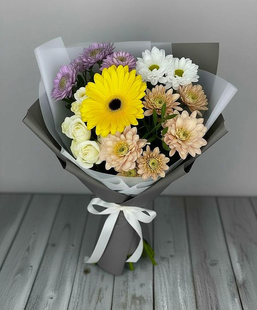 Букет цветов из: Розы, Герберы и Хризантемы в Исилькуле
