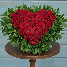 Цветочная композиция из Розы в виде сердца в Исилькуле