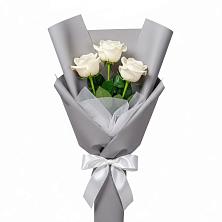 Букет 3 белые розы в Исилькуле