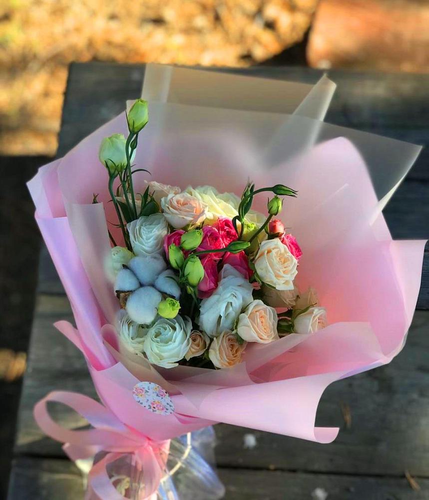 Букет цветов из: Розы и Лизиантусы в Исилькуле