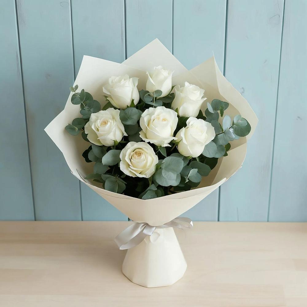 Букет Белые розы в Эвкалипте в Исилькуле