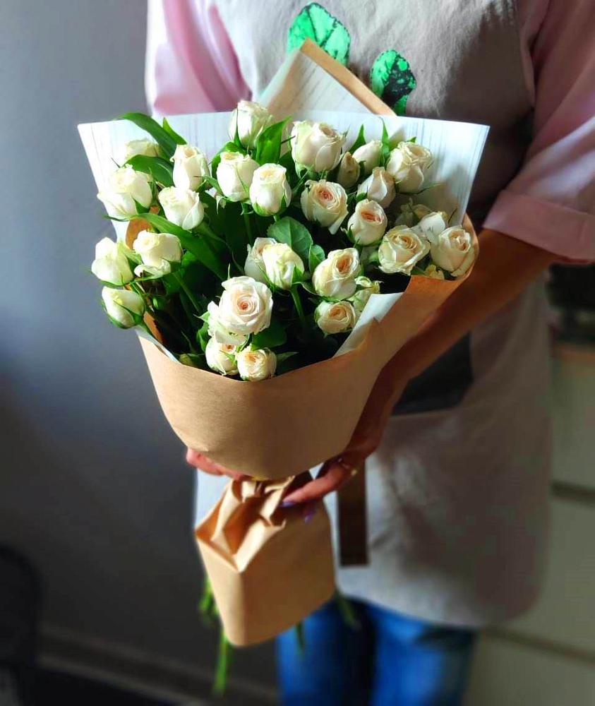 Букет цветов из: Розы в Исилькуле