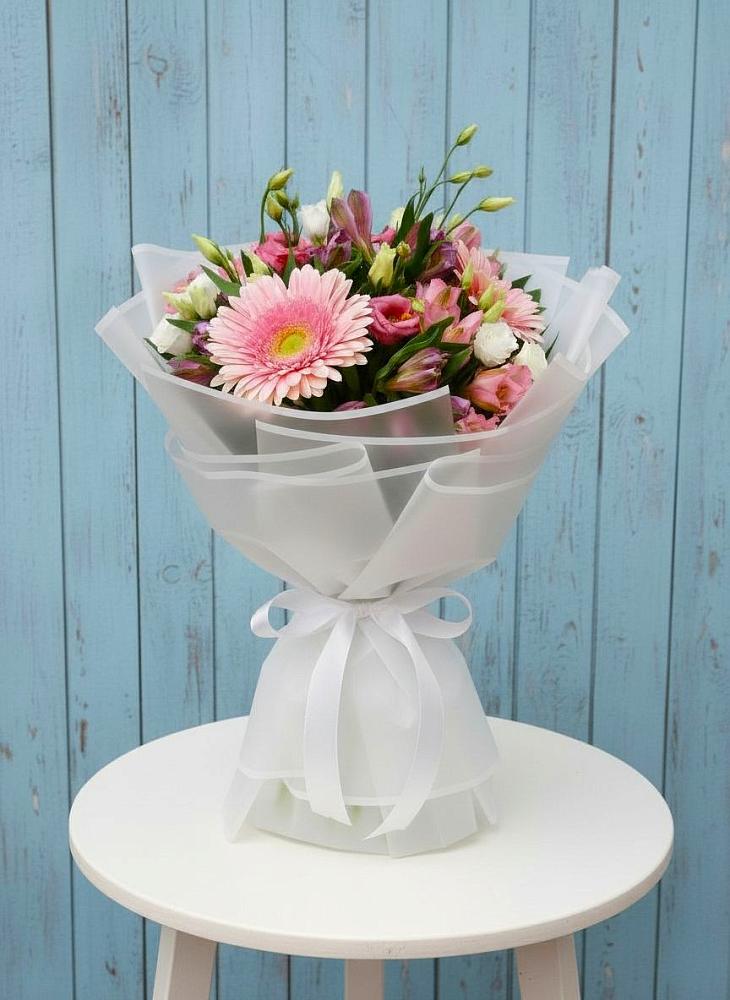 Букет цветов из: Герберы, Альстромерии и Лизиантусы в Исилькуле