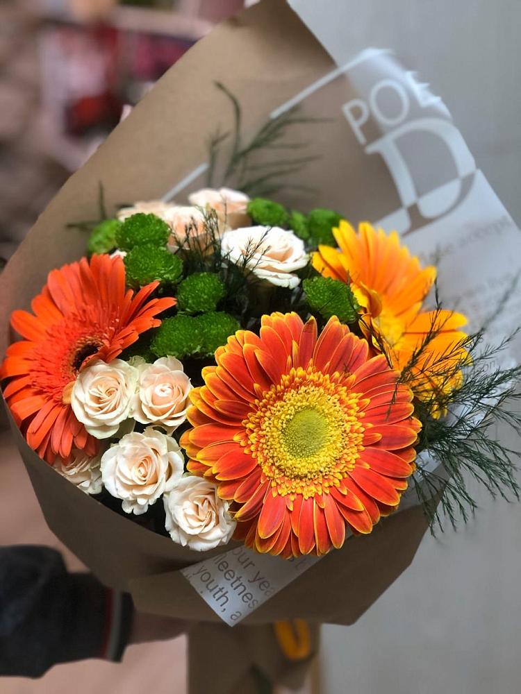 Букет цветов из: Герберы, Хризантемы и Розы в Исилькуле