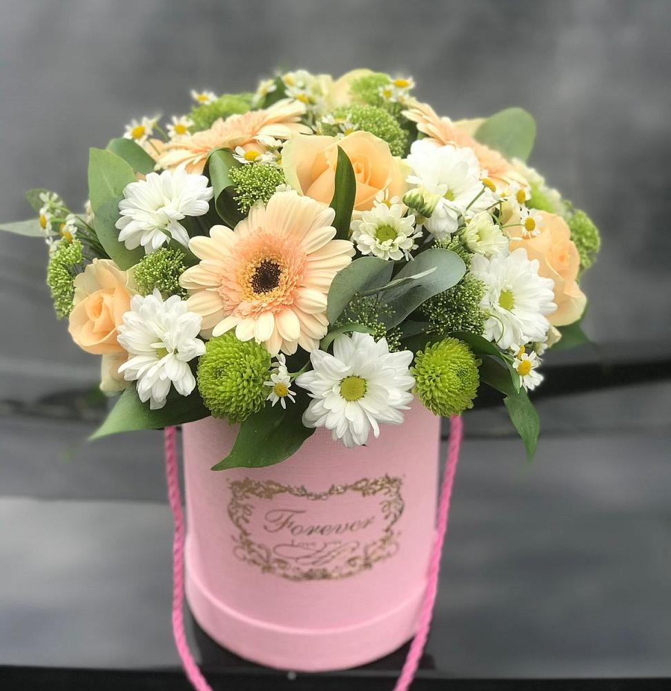 Цветочная композиция из Розы, Герберы и Хризантемы в шляпной коробке в Исилькуле