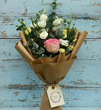 Букет цветов из:  Розы и Лизиантусы в Исилькуле