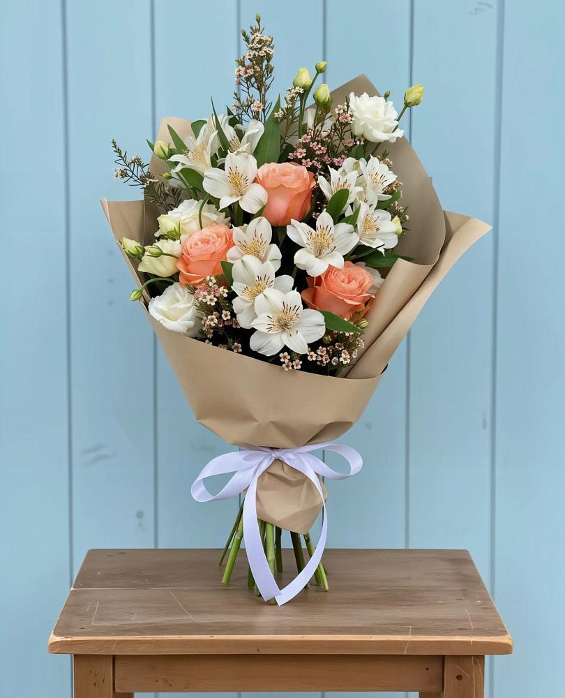 Букет цветов из: Альстромерии, Лизиантусы, Розы и Хризантемы в Исилькуле
