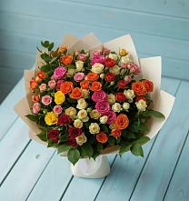 Букет Микс из разноцветных кустовых роз в Исилькуле