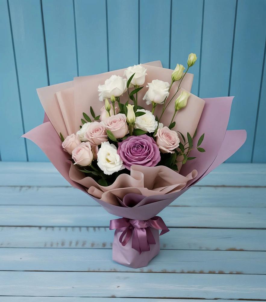 Букет цветов из: Розы и Лизиантусы в Исилькуле